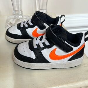 Nike toddler sneakers